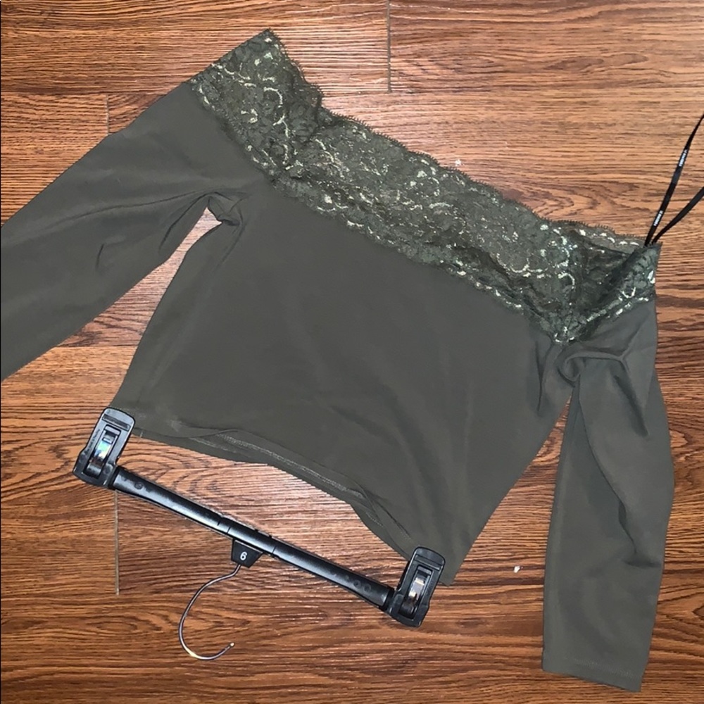 Long Sleeve Lace Crop